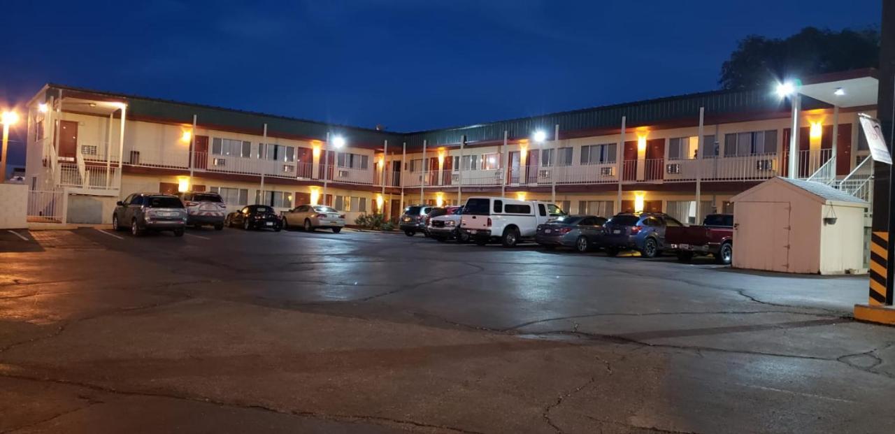 Stagecoach Motel La Junta Exterior photo