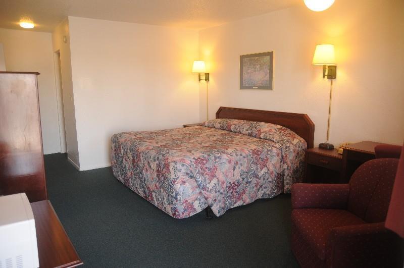 Stagecoach Motel La Junta Room photo